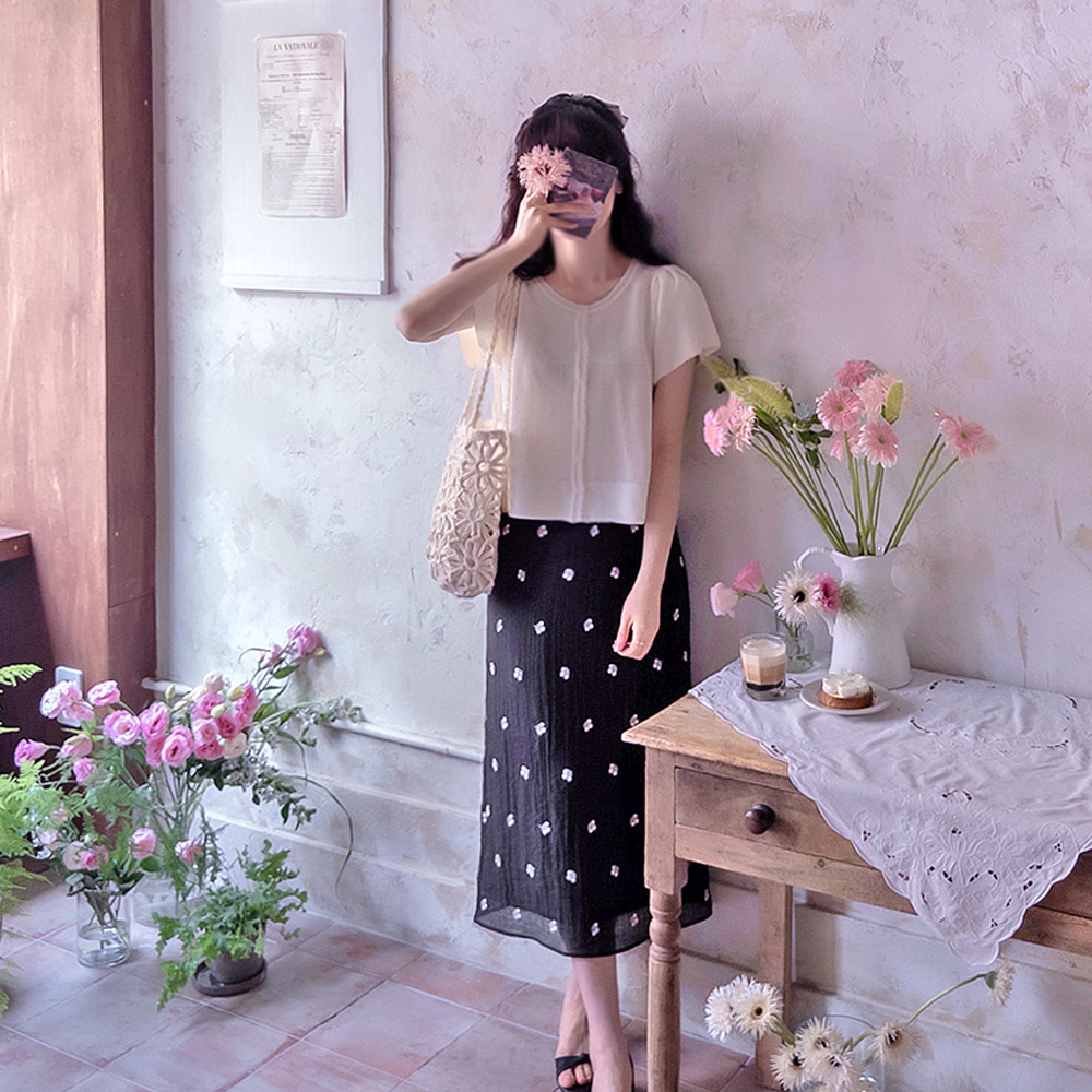 Color Block Effect See-through Look Wavy Neck Cute Fit Cardigan [size:F(55~66)]