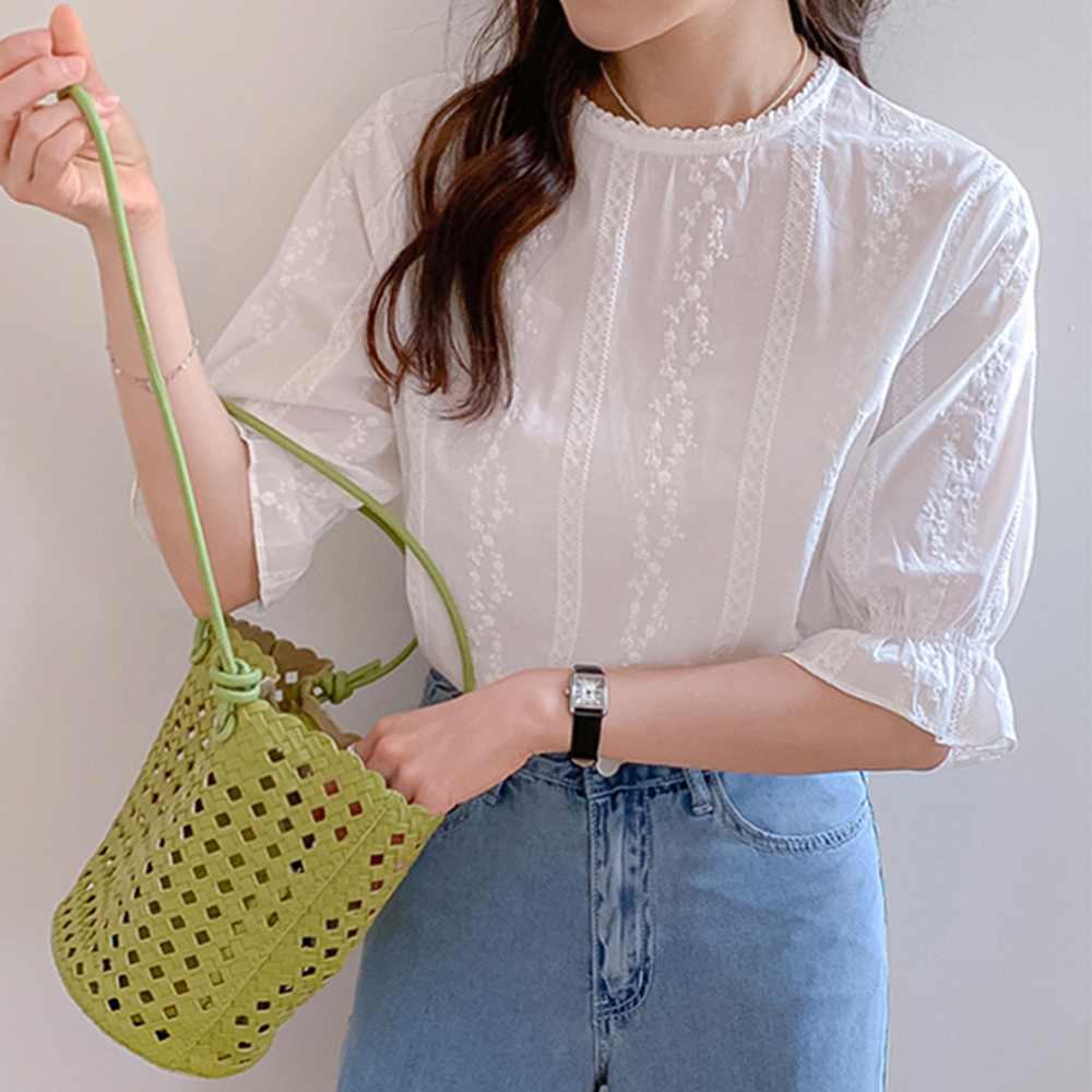 [New Arrival Special 4,000 Won Discount] MADE LIN Chernin Tiny Flower Race Blouse [size: F (55~66)]