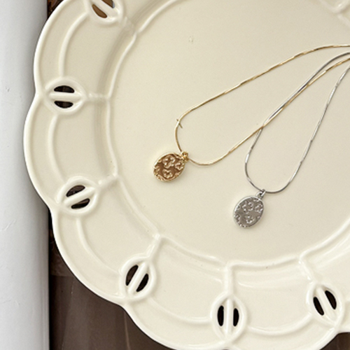 Vetiver Freak Pendant Necklace