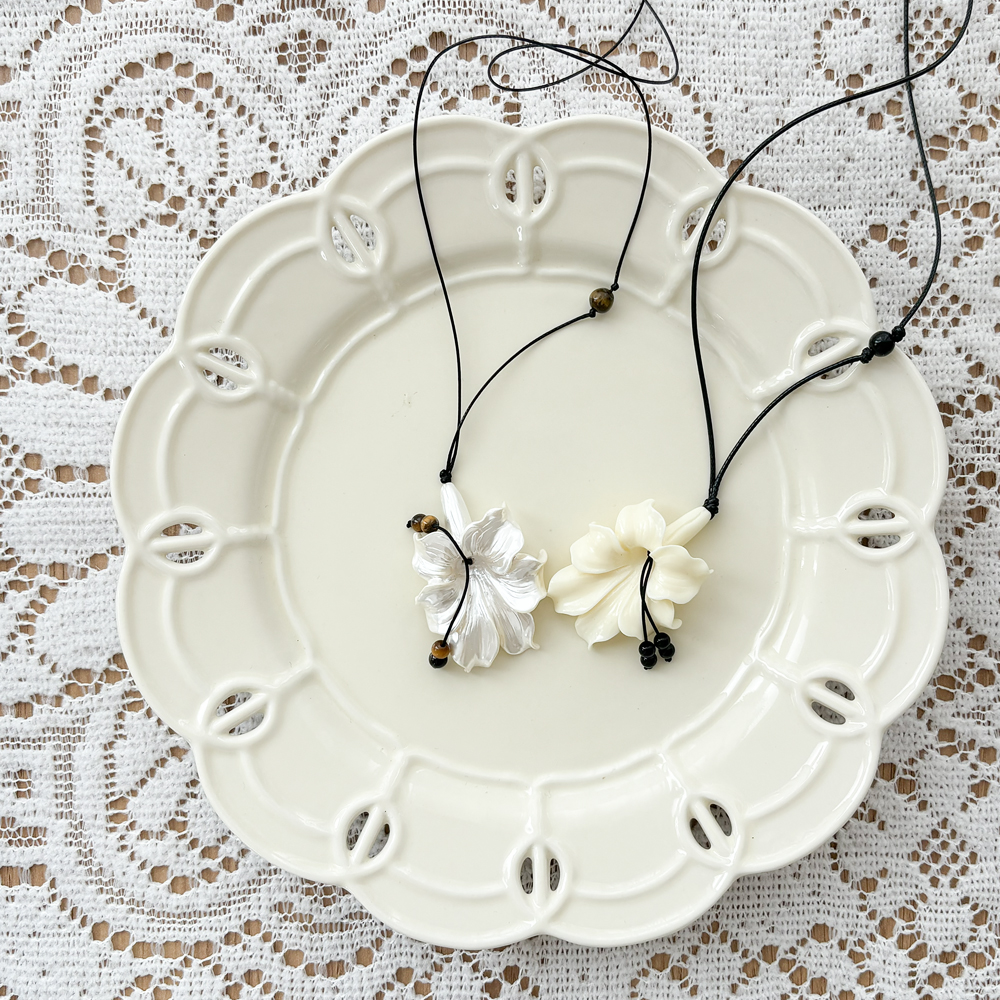 Lily Flower Pendant Necklace