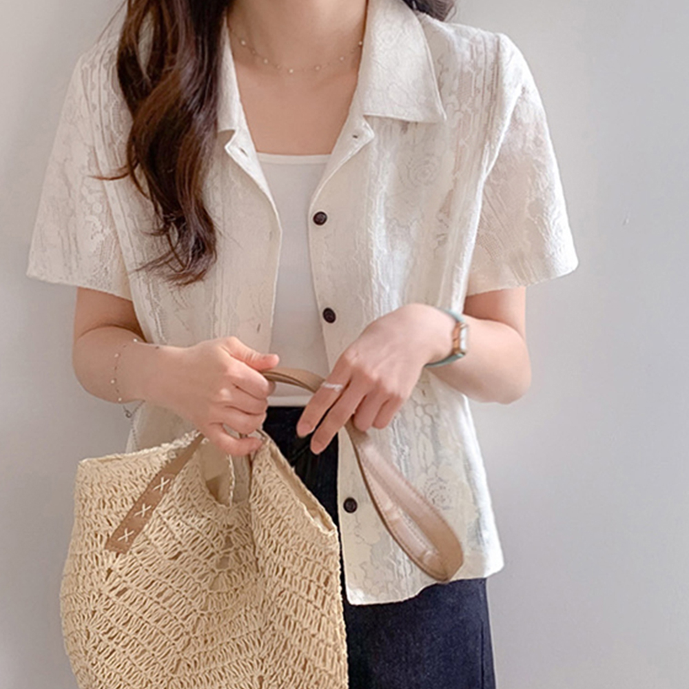 [New Arrival Special 5,000 KRW Discount] <FONT color=#5a3954>MADE LIN</font> Roelli Rose Crochet Open Collar Shirt Blouse [size:F(55~66)]