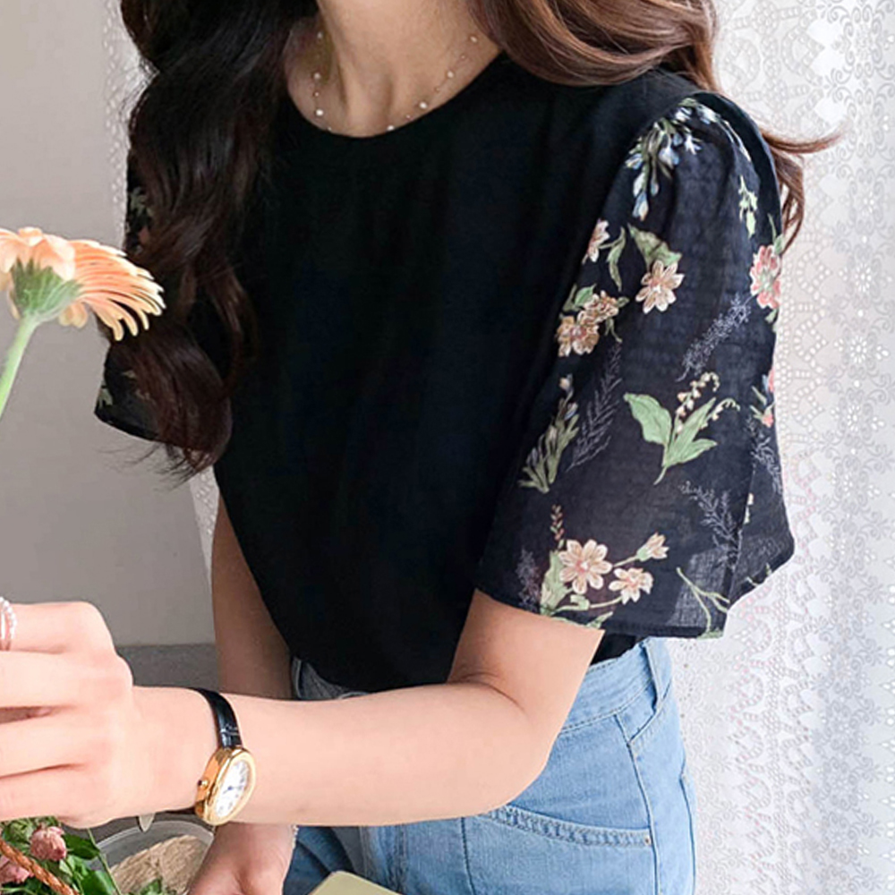 [New Arrival Special 5,000 Won Discount] <FONT color=#5a3954>MADE LIN</font> Milliena Flower Garden Sleeve Color Combination Short T-shirts[size:F,1]