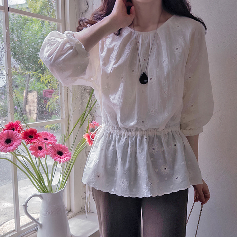 Rodeni Punched Floral Embroidery Waist Tie Delicate Fit Blouse [size:F(55~66)]