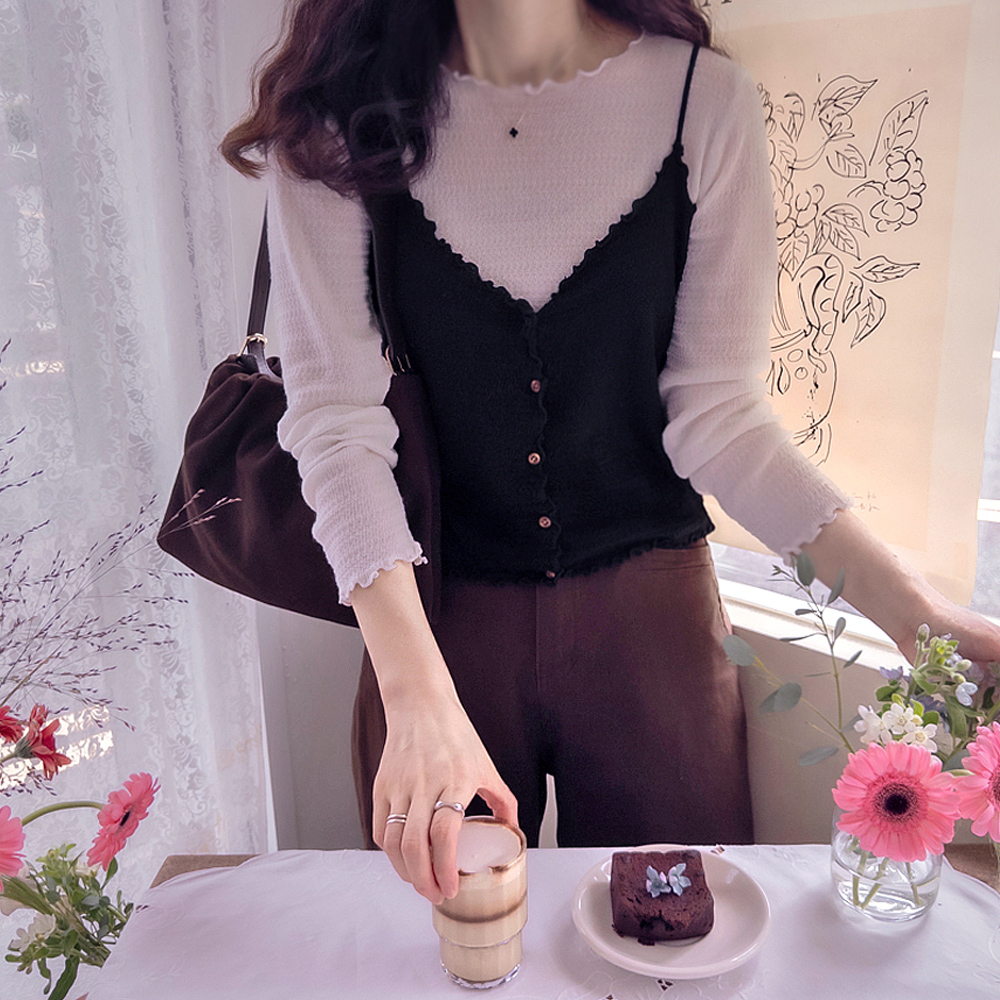 Shnerwave Bust Tee layered with soft spandex Tee [size:F(55~66)]
