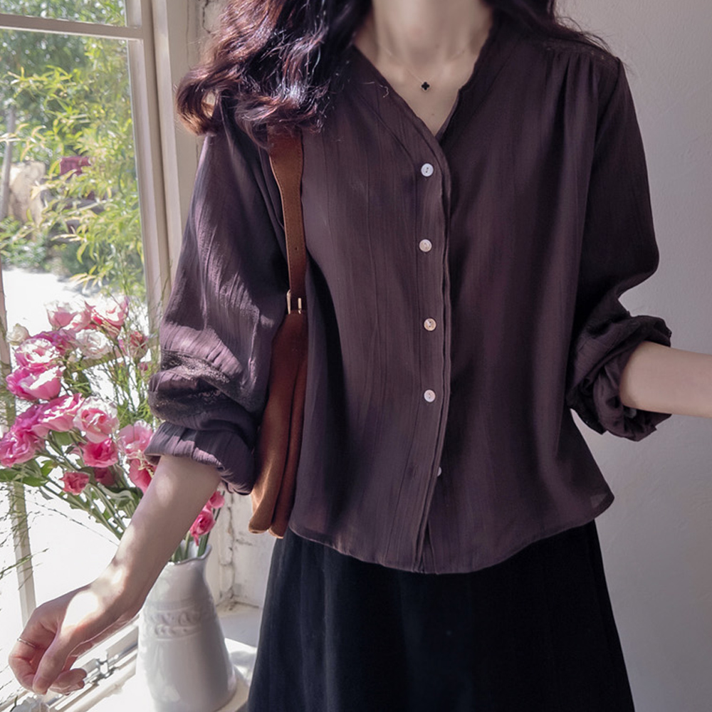 County Race Double-layered Point Neck Sky Fit Blouse [size:F(55~66)]