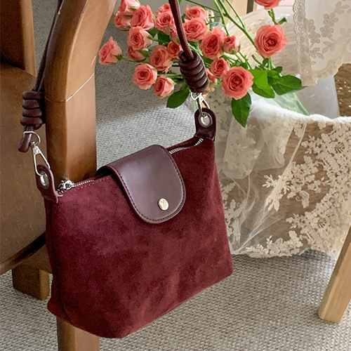 Shiraz Winery Suede Tote Bag