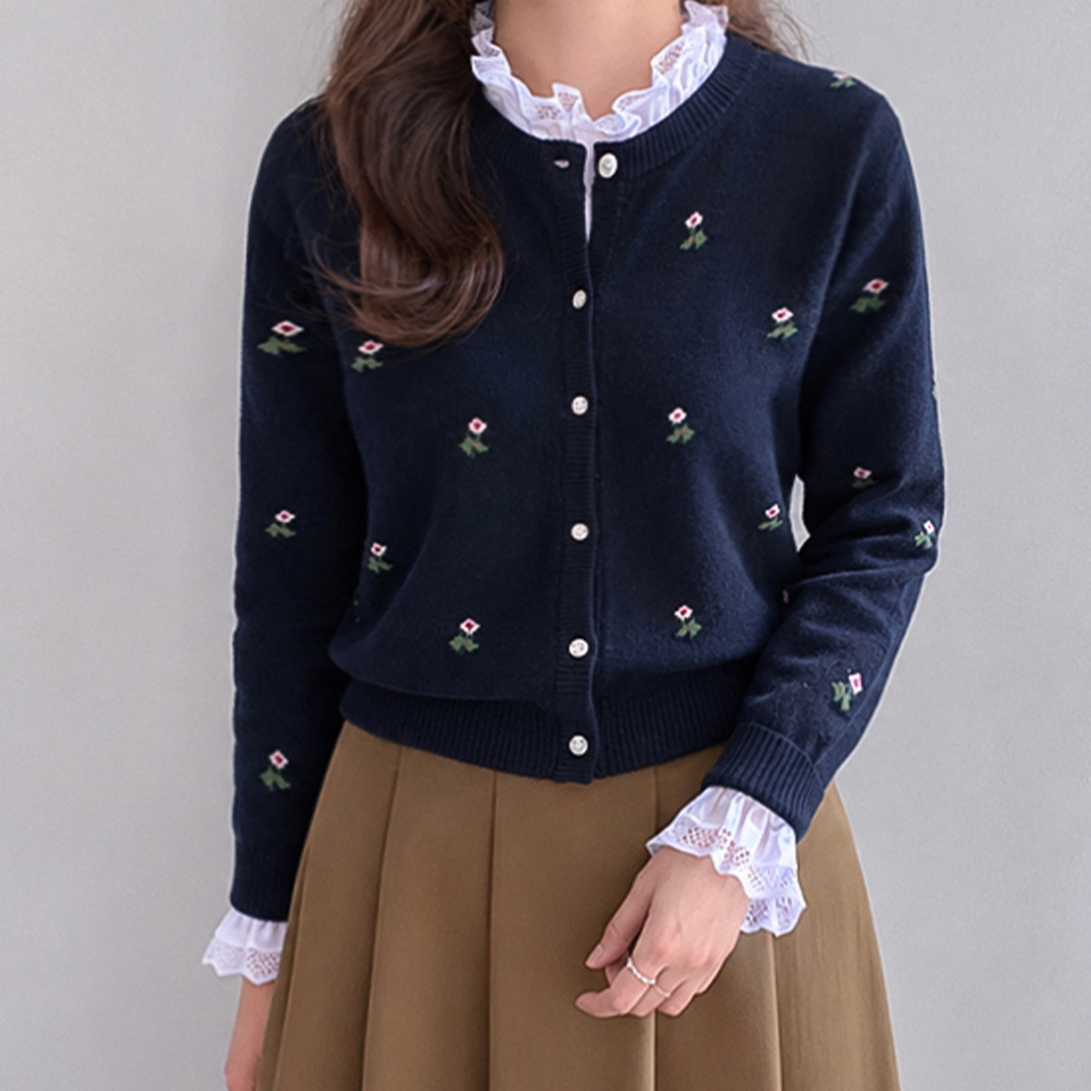Penelope Small Flower Embroidery Round Knit Cardigan [size:F (55~66.5)]