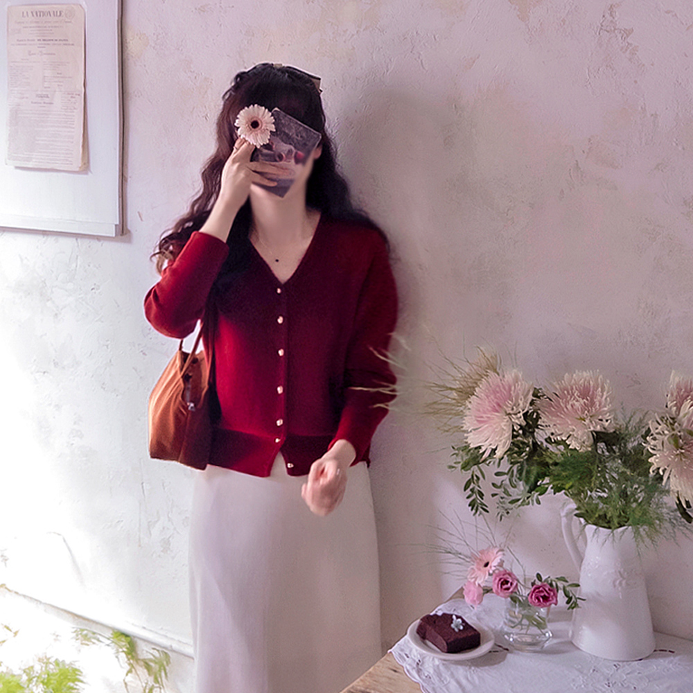 Robenia Subtle Wavy Neck Gold Button Soft Stretch Cardigan [size:F(55~66)]