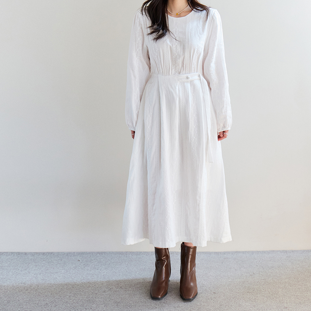 MADE LIN Blanche Velvet Button Embroidered Belt One Piece [size:S(55),M(66)]