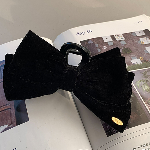 Ella Luxurious Velvet Livin Hair Clip